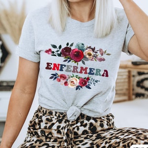 Enfermera Floral T-Shirt, Spanish Nurse Gift Athletic Heather