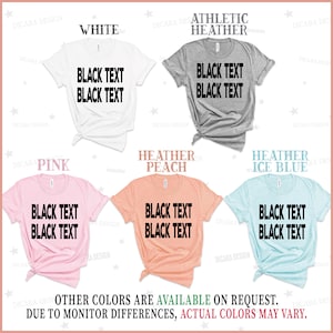 K&ouml;nnte beinhalten: F&uuml;nf T-Shirts in verschiedenen Farben, darunter Wei&szlig;, Heather Grey, Pink, Heather Peach und Heather Ice Blue. Jedes T-Shirt hat den Text "BLACK TEXT BLACK TEXT" in Schwarz auf der Vorderseite aufgedruckt.