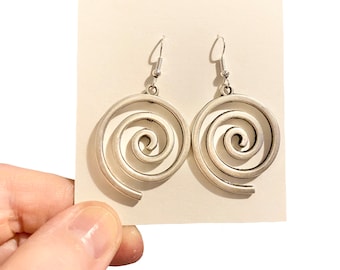 Pendientes espirales, pendientes de aro espiral de plata, pendientes colgantes espirales, pendientes giratorios, pendientes colgantes minimalistas, regalo para novia