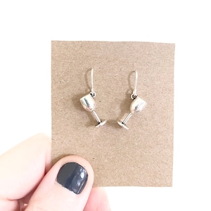 Boucles d&#39;oreilles verre à vin, Boucles d&#39;oreilles étranges, Boucles d&#39;oreilles rigolotes, Boucles d&#39;oreilles stylées, Cadeau amusant pour femme, Boucles d&#39;oreilles esthétiques, Amateur de vin, Boucles d&#39;oreilles coupe