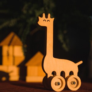 Wooden Giraffe Push Pull Toy – Montessori Animal on Wheels – Eco Friendly Toddler Gift – Handmade Balance Toy for Kids
