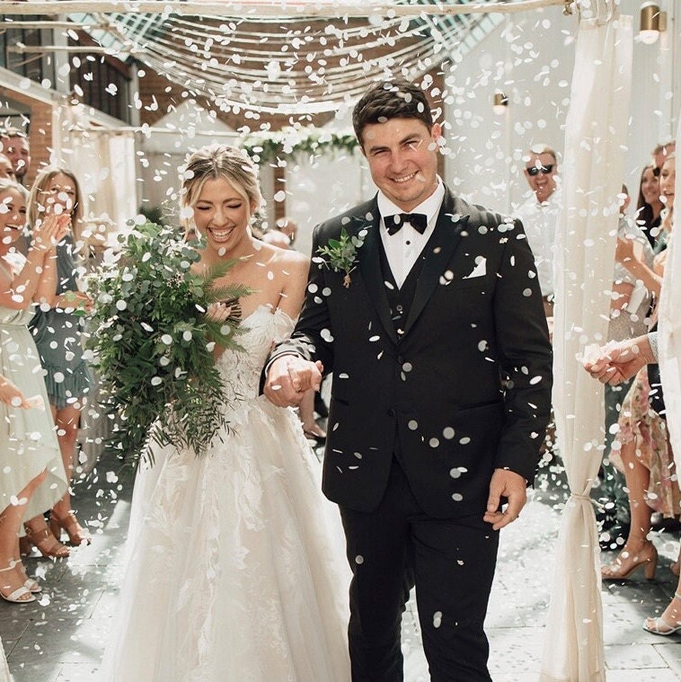 BIODEGRADABLE CONFETTI Wedding Confetti Water Soluble - Etsy Canada