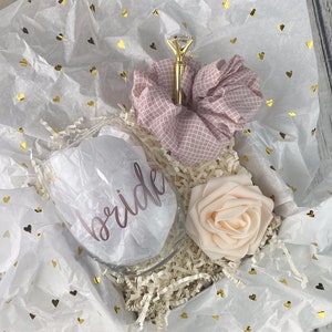Bride to be Box Fiance Gift Engagement Gift, bridal shower gift, engaged gift Future Mrs. Wedding Gift- Gift for Bride Custom Gift Box