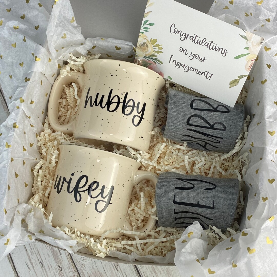 Engagement Gift Set, Personalized Couples Gift, Couple Mugs, Hubby and
