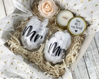 Engagement gift for couple, Just engaged gift box, Engagement gift box, bridal shower gift box