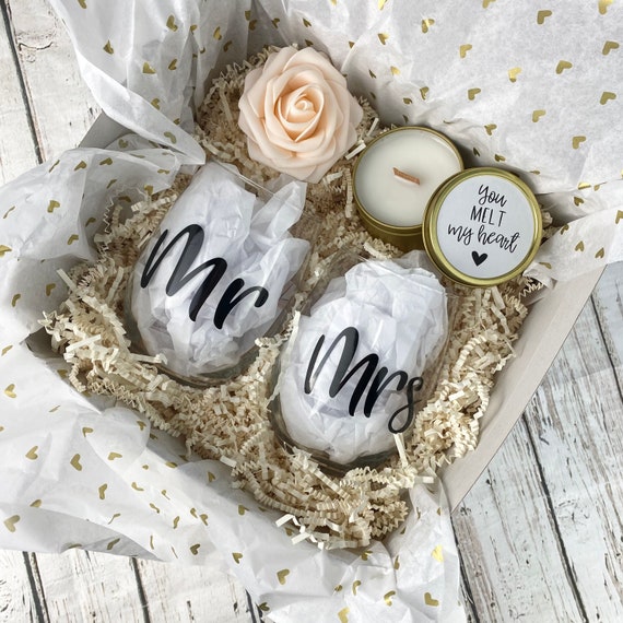 Engagement gift for couple, Just engaged gift box, Engagement gift box, bridal shower gift box