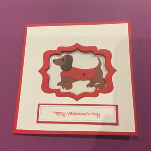 Scheda pop-out fatta a mano con pannello di San Valentino / Amore / Compleanno con bassotto