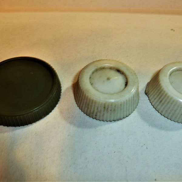 Vintage plastic radio knob.