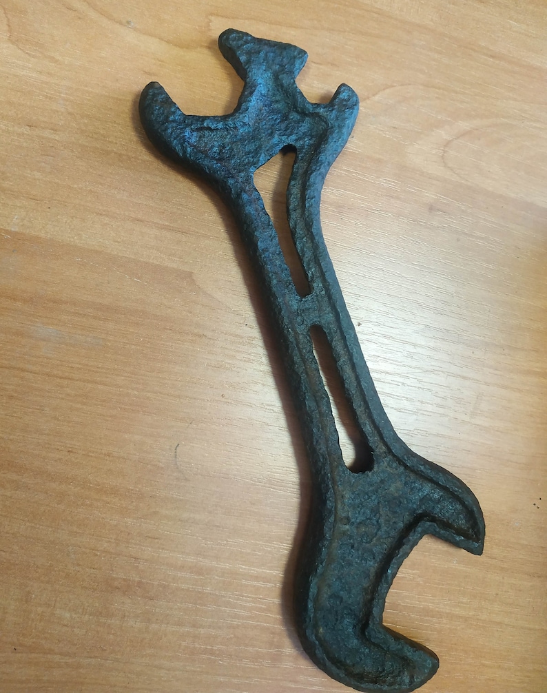 Photo inspiration: Visual Reference: Antique Wrench Rustic Home Decor