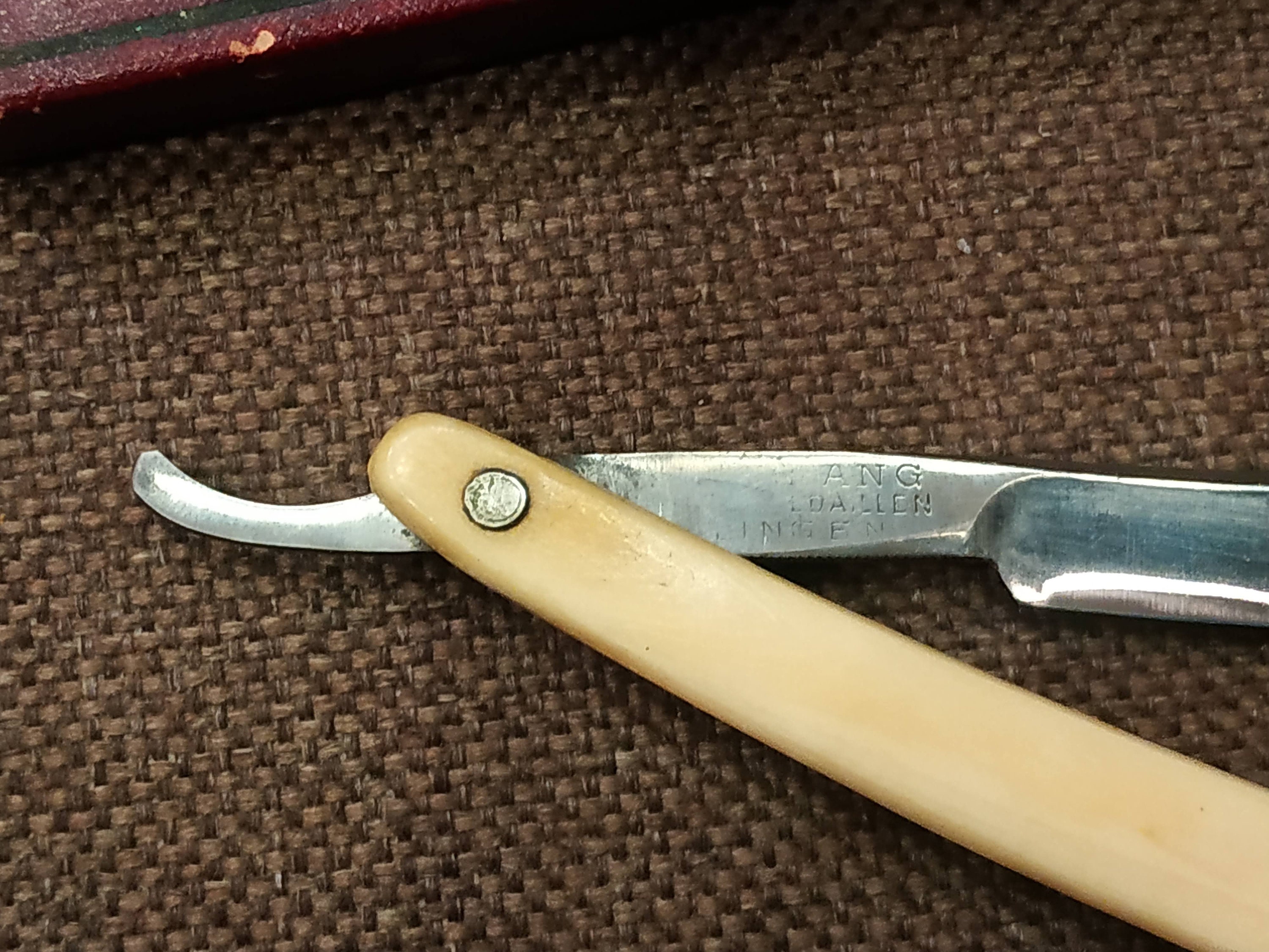 Straight Razor C.V. Heljestrand, Eskilstuna, Sweden in Original