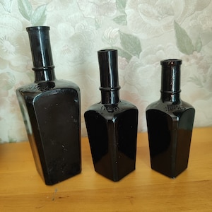 Javol Arrow Black Glass Cosmetics Bottles