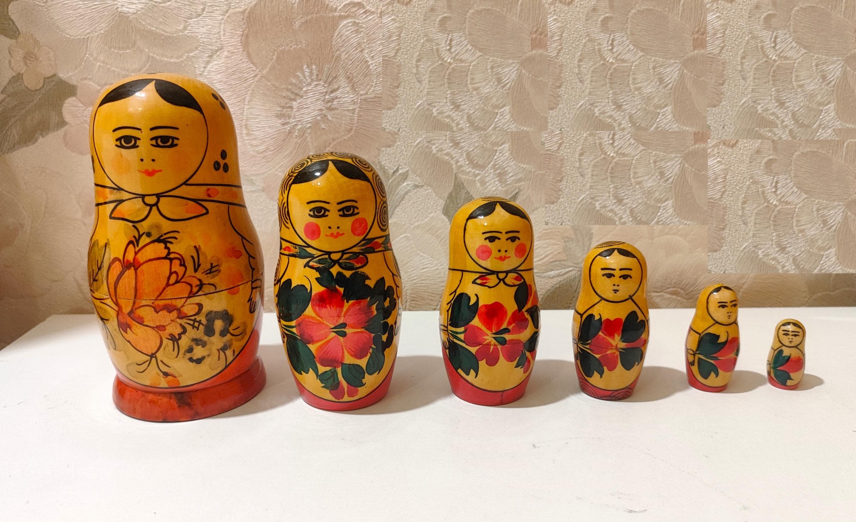 ロシアの民俗マトリョーシカ人形 6 体のビンテージ セット。 - Etsy 日本