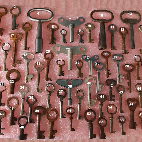 Original Vintage Rusty Iron Skeleton Keys from 1900