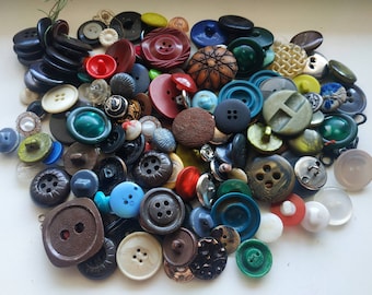 Lot of 150 Vintage  craft Button Mix.