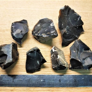 Black flintstone, replacement for firelighting kit, flintknapping and  flint tools 350gr.