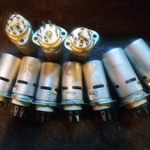 Vacuum Tube Socket Ceramic with Shield
