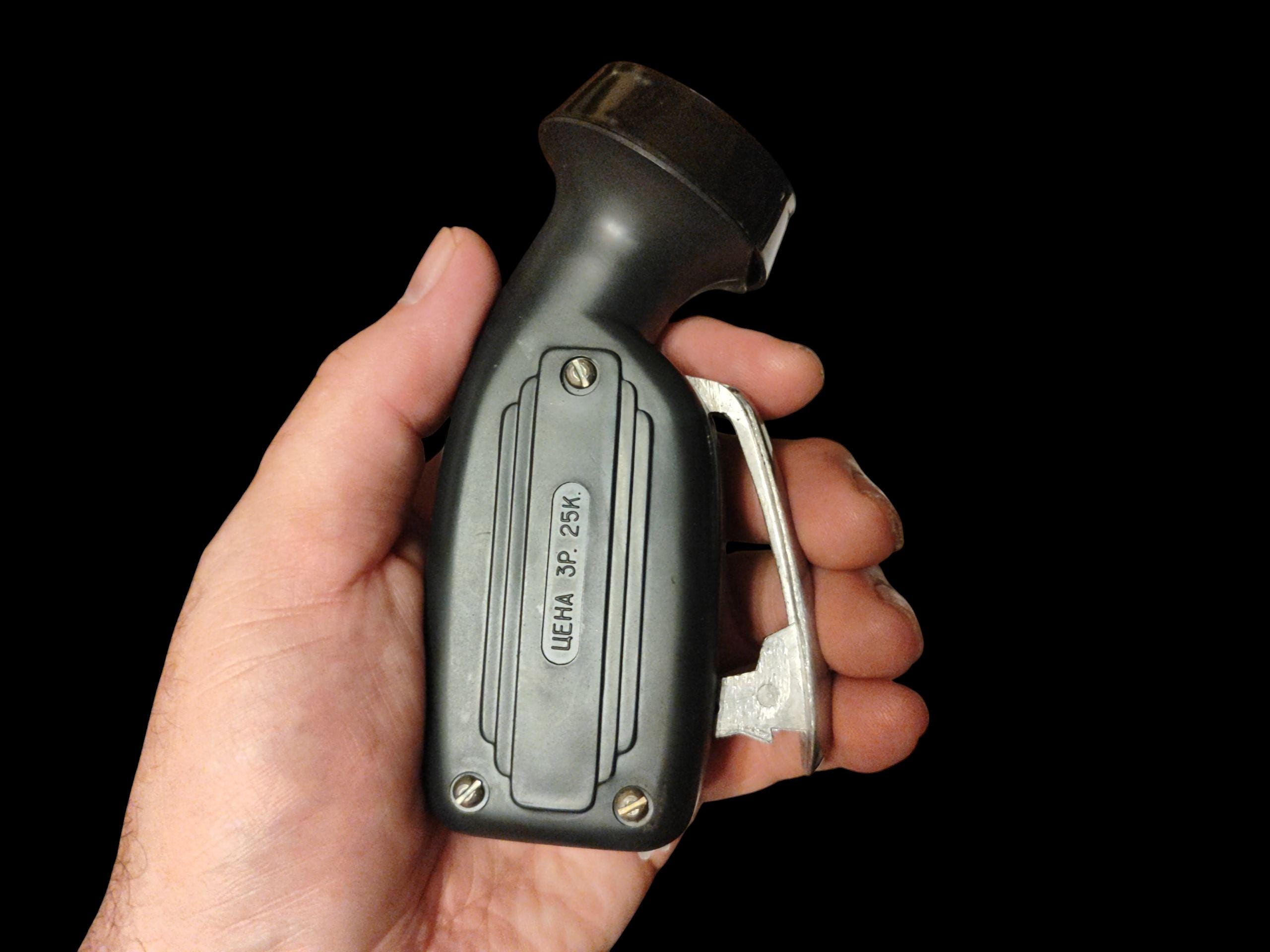 ソ連製　ヴィンテージランプ ソ連製のビンテージ機械式懐中電灯。 - Etsy 日本