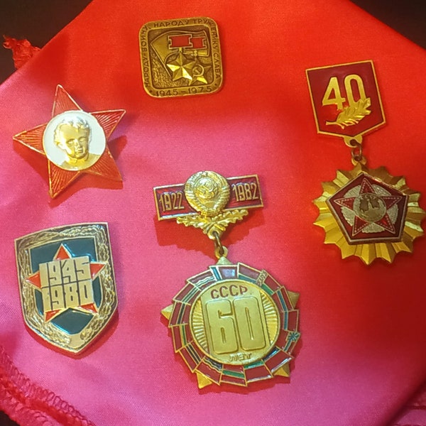 Set of 5 Soviet USSR Vintage  Pin Badges with pioneer tie.