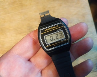 Vintage USSR  Digital Watch Elektronica 5 with bracelet.