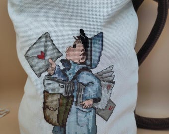 Kleine Umhängetasche aus Stickbild