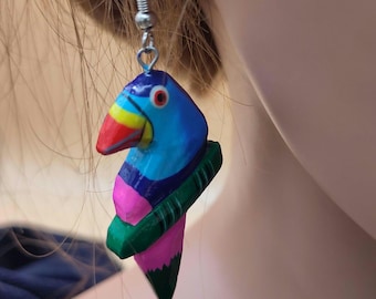 Bunte Papageien Ohrringe aus Holz - 80er Jahre Ohrringe tropischer Vogelschmuck