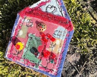 Handgefertigte Stoffbrosche Genähte und bestickte Brosche Kunsthandwerk Upcycling