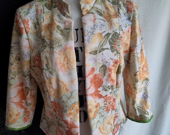 Geblümte Jacke mit Stehkragen selbstgenäht aus Vintagestoffen Größe 38