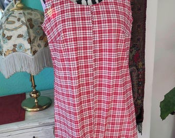 Mittellanges Sommerkleid mit rot weißem Karomuster aus Vintage Bettwäsche genäht Upcycling