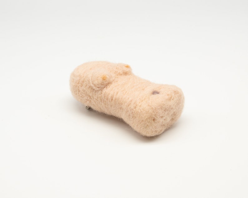 Hand-made Boobs Brooch Female Body Needle Felted Body Brooch Feminine Body Wool Sculpture