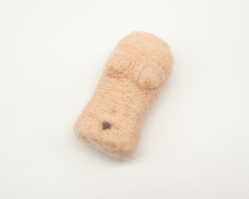 Hand-made Boobs Brooch Female Body Needle Felted Body Brooch Feminine Body Wool Sculpture