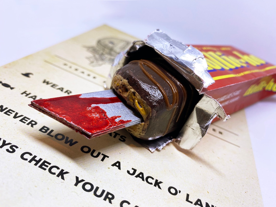 Trick 'r Treat Sam Hollieho Chocolate Razor Blade Candy Etsy Denmark