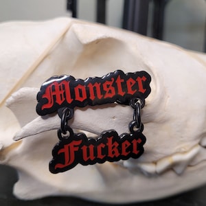 Monster Ficker Emaille Pin