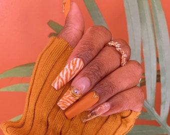 Tiger Spice| Coffin Nails|Press On Nails| Mustard Nails|White Nails| Tiger Nails|Gold Nails|Rhinestone Nails| Swarovski Nails| Nail Art
