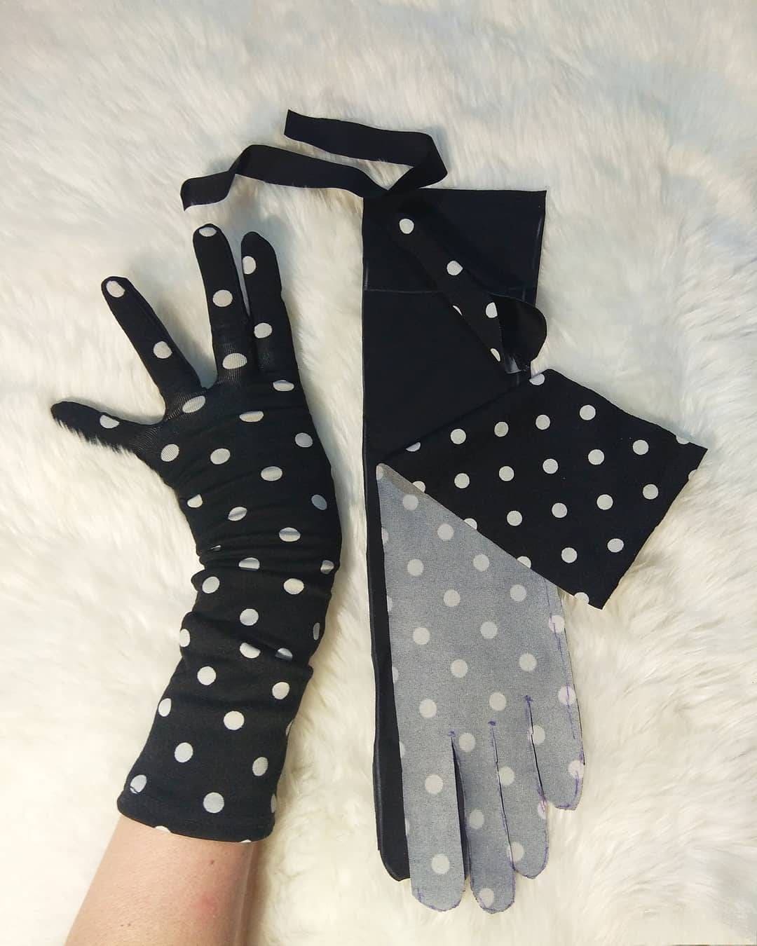 THE GEORGIA - White Polka Dot Tulle Gloves – Ladyfinch™