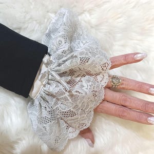 Lace cuffs with ruffles, detachable patch sleeves, elegant gloves.Summer evening gloves,Tea gloves,Gothic gloves