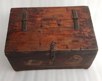 Schöne alte Holz Aufbewahrungskiste: Handgefertigtes Wohndekor (46x30x26 cm)