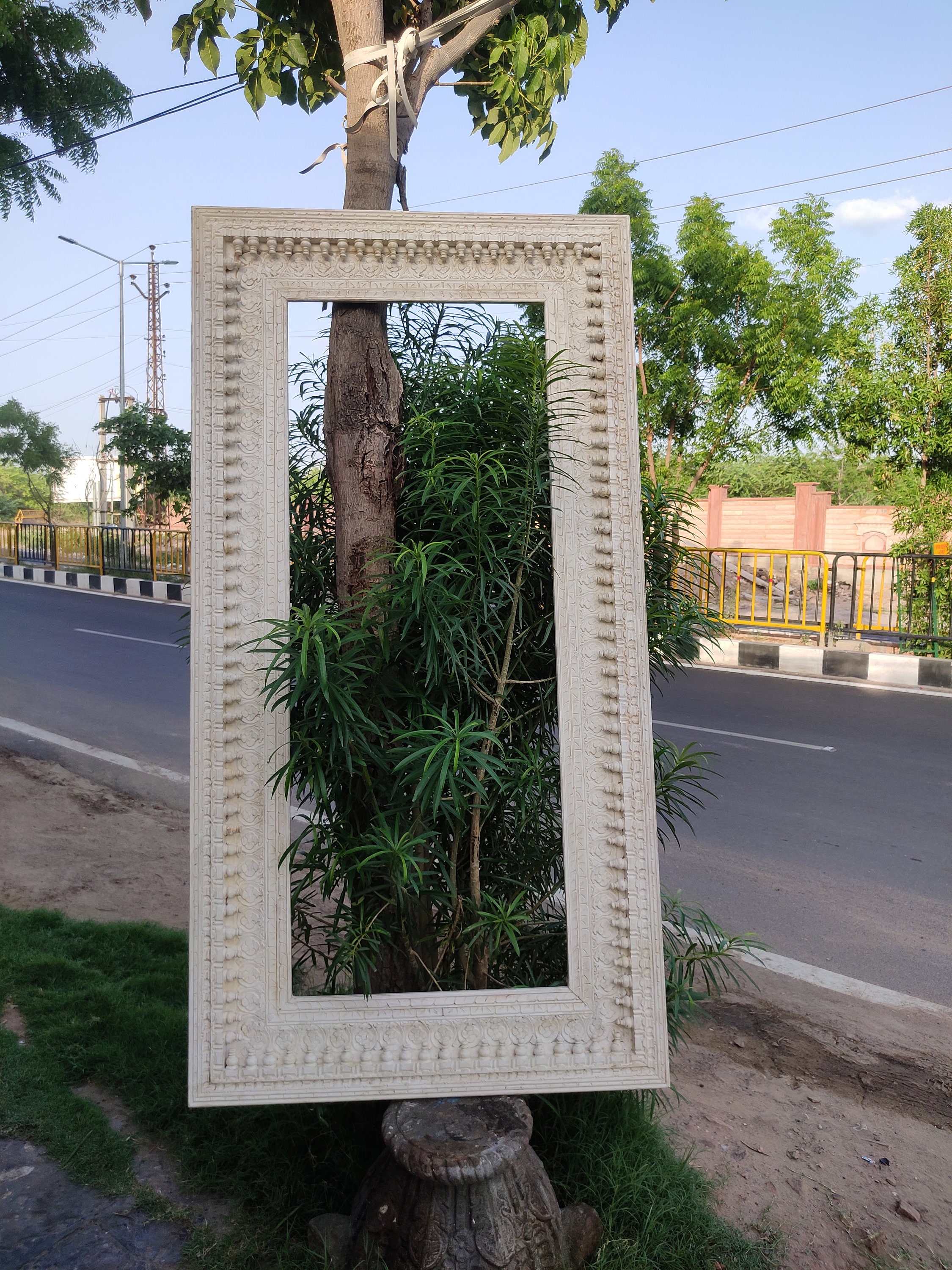 【ヴィンテージ ミラー MADE IN INDIA】 Carved Wood Rectangle Wall Mirror Frame: Indian Vintage Style