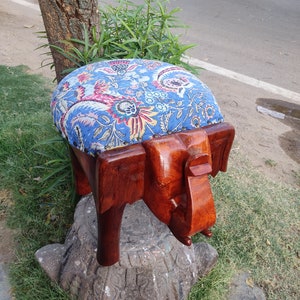 Holzkissen Elefantensitz / Elefantenhocker / Bajot aus Holz / niedriger Hocker aus Holz mit Sitz / handgefertigter Holzhocker / Elefantentisch / Kissentisch / Holzhocker.