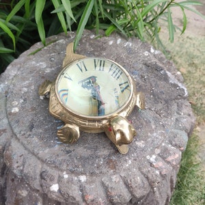Vintage style tortoise metal clock/table decor clock/antique design/retro design table clock/vintage style working clock/artistic clock.