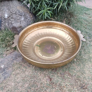 Brass urli/flowers holder/metal pot/handcarved metal pot/indoor flower pot/garden plant pot/brass plant pot/metal vase/brass flower pot.