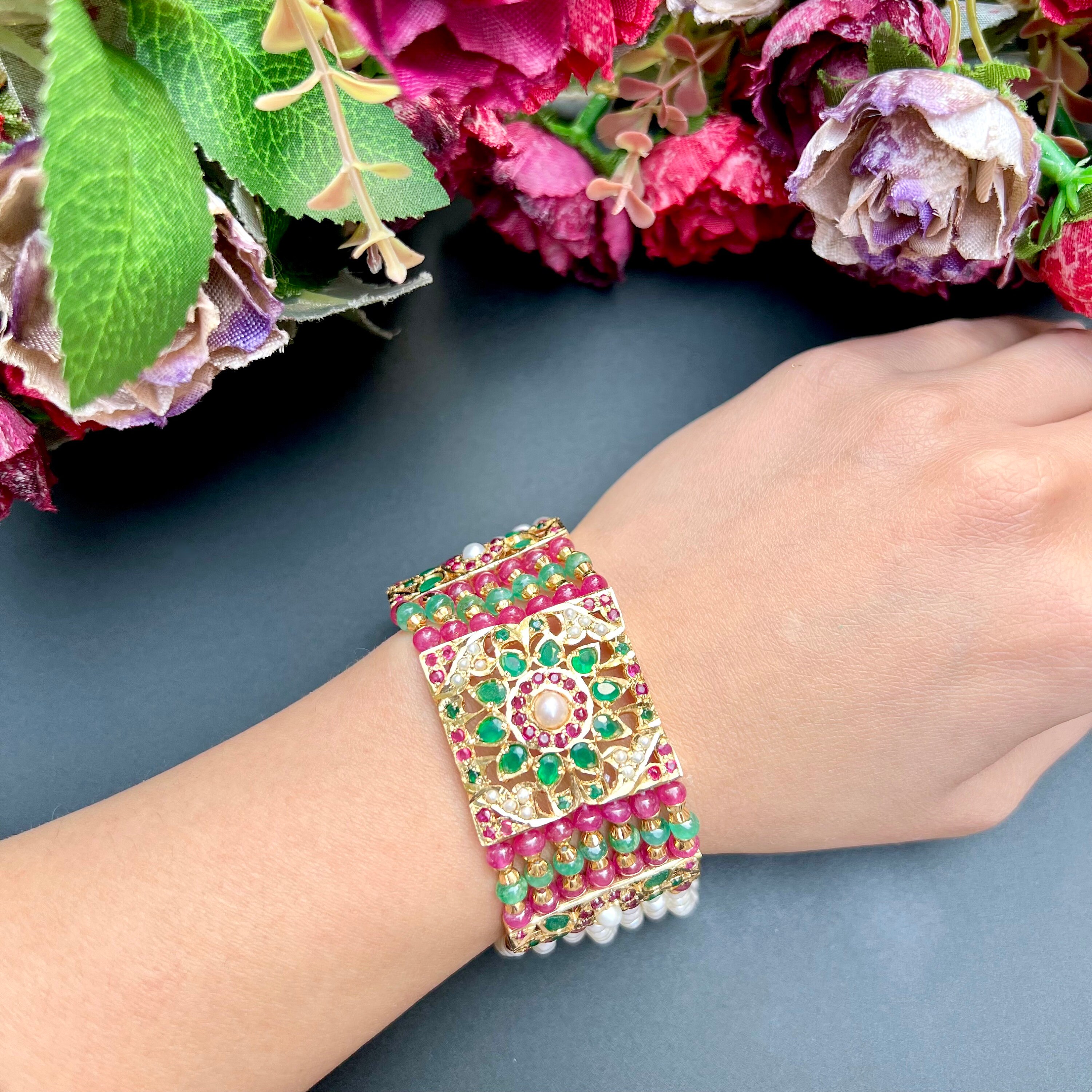 Gold jadau bracelet deals
