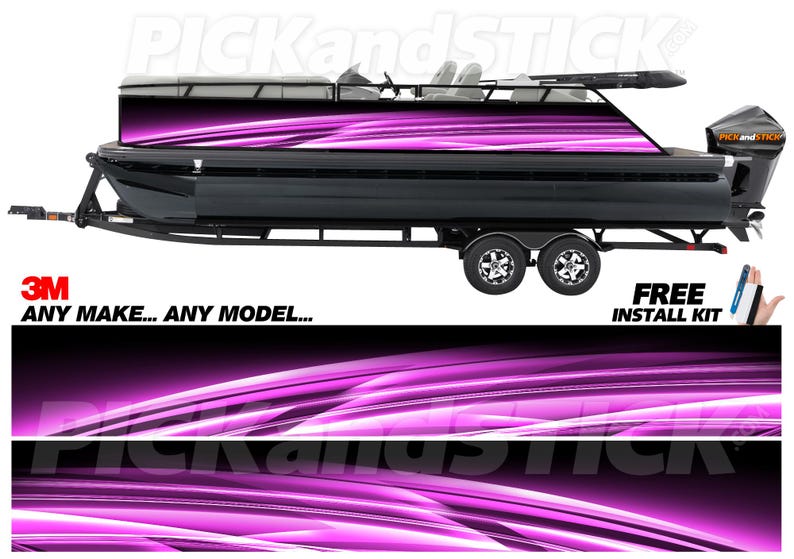 Op de afbeelding: Een zwarte pontonboot op een aanhanger, met een opvallend abstract ontwerp in paars en wit. De tekst "ANY MAKE... ANY MODEL..." en "FREE INSTALL KIT" zijn zichtbaar. Perfect voor recreatie op het water.