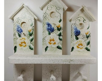 Wooden Hand Painted Flowers Speckled Birdhouse Multicolor 3 Key Hook Rack Holder