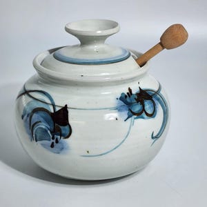 Hand Painted Ceramic Honey Pot With Lid & Wooden Dipper Signed Pottery Vintage