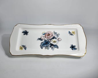 Bandeja rectangular de porcelana Royal Worcester con diseño floral y ribete dorado
