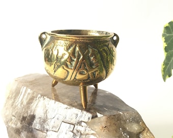 Vintage Brass Witches Cauldron Small Wiccan Pagan Travelling Altar Incense Burner Censer Witchy Decor Moon Coven Witchcraft