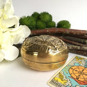 Brass Trinket Box Oval Egg Shaped Easter Ostara Gift Cottagecore Boho Bohemian Lidded Storage Pot Altar Decor Vintage Incense Altar Box Tin