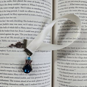 Butterfly Teardrop Glass Key Ribbon Bookmark, Antique Style Ribbon Bookmark Jewel, Book Accessory, gift for mom, Birthday Gift, Teacher Gift