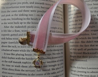 Iridescent Sea Turtle Shell Velvet Ribbon Bookmark: Book Accessory