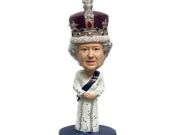 Queen Elizabeth II Bobblehead, Hand Crafted Queen Souvenir Figure Ornament Action Figure Souvenirs Desktop Decorations Resin Statue